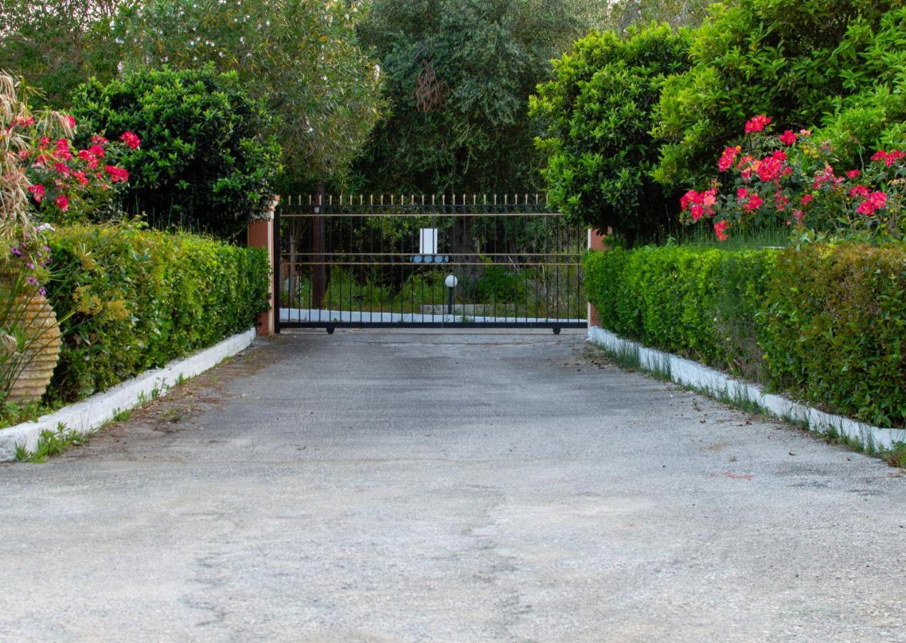 Rose Garden Villa Melikia Luaran gambar